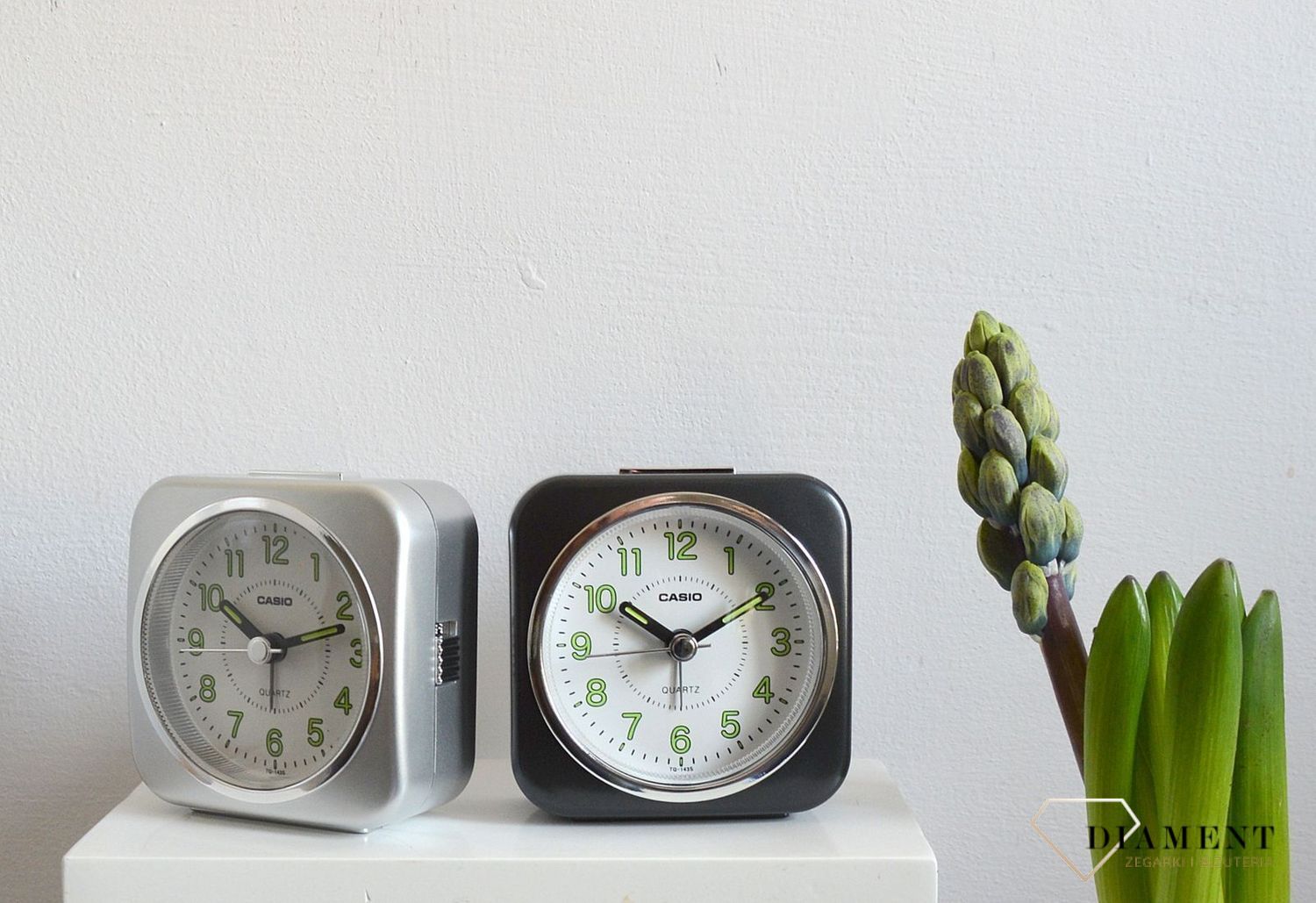 Budzik na baterię CASIO czarny TQ-143S-1EF.jpg