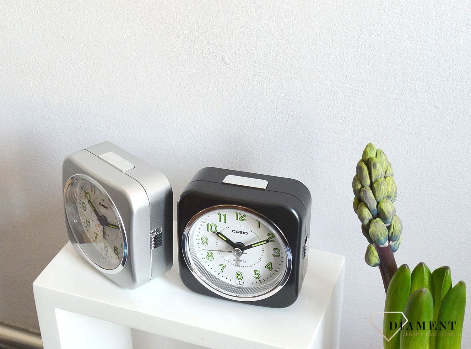 Budzik na baterię CASIO czarny TQ-143S-1EF.jpg