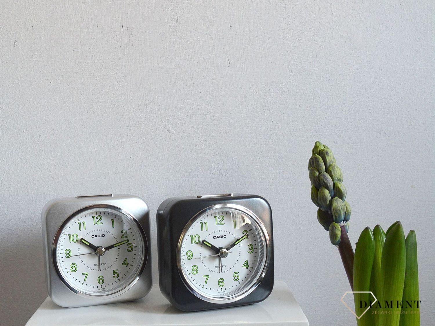 Budzik na baterię CASIO czarny TQ-143S-1EF.jpg