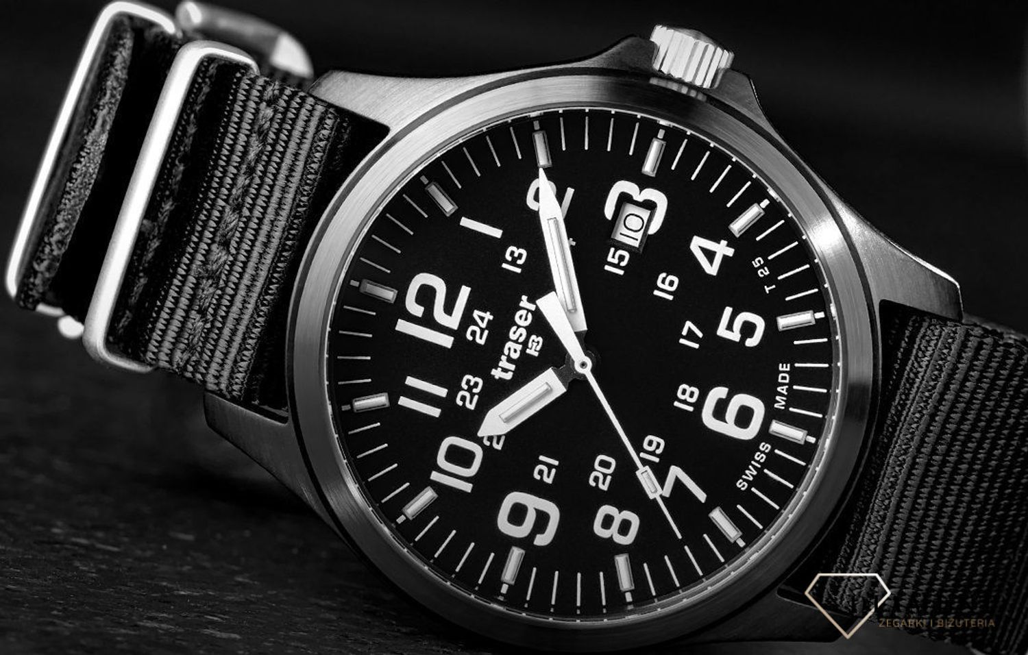 Zegarek męski z firmy Traser to idealny pomysł na prezent dla mężczyzny, który lubi wyprawy i przygody na świeżym powietrzu. Zegarek na pasku tekstylnym (2).jpg