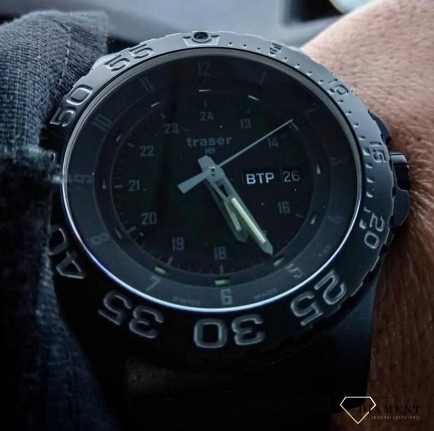 Zegarek męski z szwajcarskim mechanizmem Ronda 517. Zegarek na kauczukowym pasku, z wyraźną, podświetlaną tarczą za pomocą trytu. Dokładność chodu (2).jpg