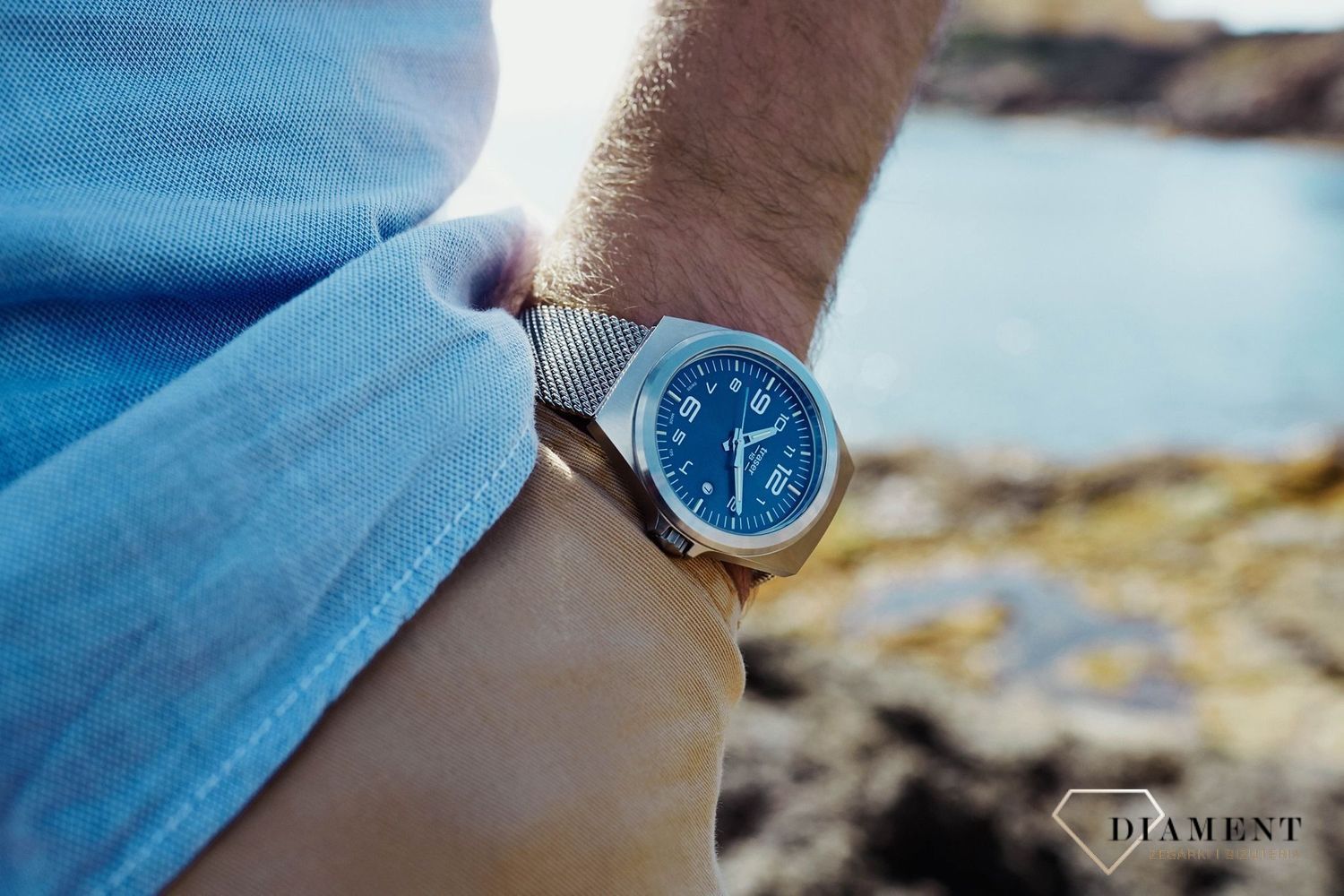 Zegarek męski Traser na stalowej bransolecie mesh, z męską tarczą w kolorze niebieskim. Zegarek idealny na prezent dla mężczyzny. Zegarek męski Traser z rurkami trytu.  (2).jpg