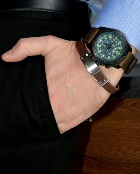 Zegarek męski Traser P96 Odp Evolution Chrono Petrol 109049 to idealny zegarek dla ludzi lubiących podejmować ryzyko i entuzjastów outdooru (2).JPG