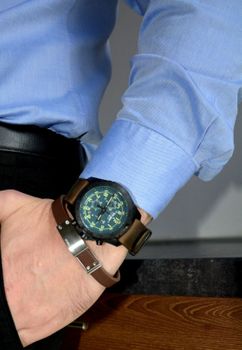 Zegarek męski Traser P96 Odp Evolution Chrono Petrol 109049 to idealny zegarek dla ludzi lubiących podejmować ryzyko i entuzjastów outdooru (3).JPG