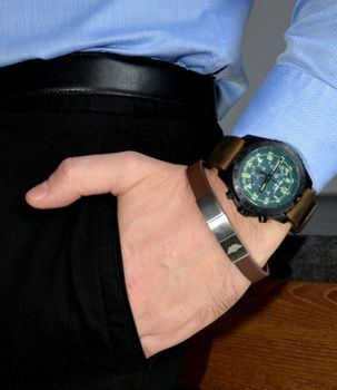 Zegarek męski Traser P96 Odp Evolution Chrono Petrol 109049 to idealny zegarek dla ludzi lubiących podejmować ryzyko i entuzjastów outdooru (5).JPG