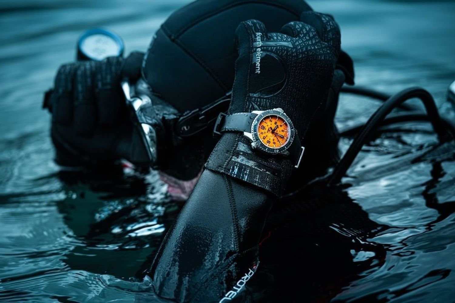 Zegarki męskie  Traser TS-109380 P67 SuperSub Orange (2).jpg