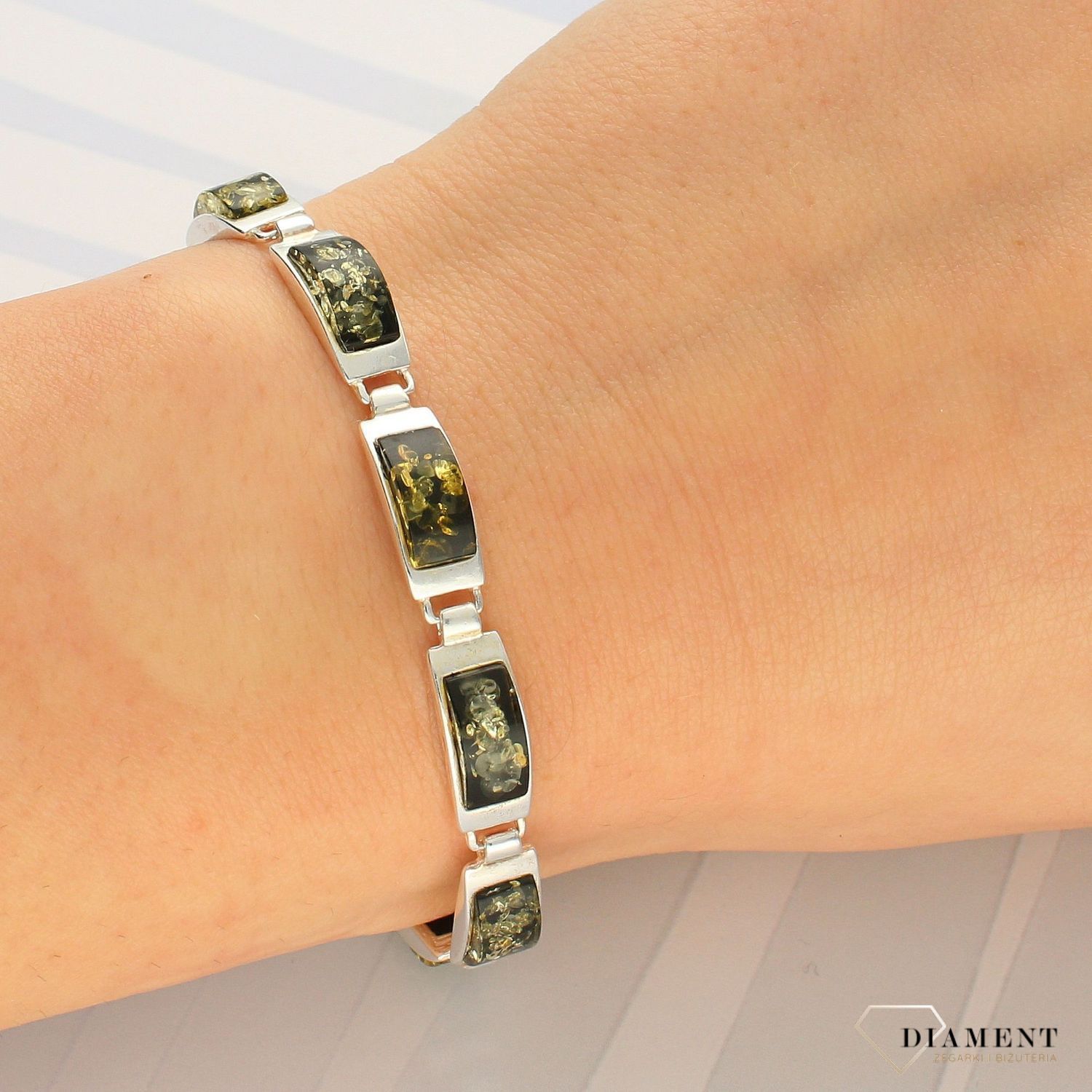 Srebrna bransoletka bursztyn bałtycki ' Zielone ogniwa' TSB000004-71 (1).jpg