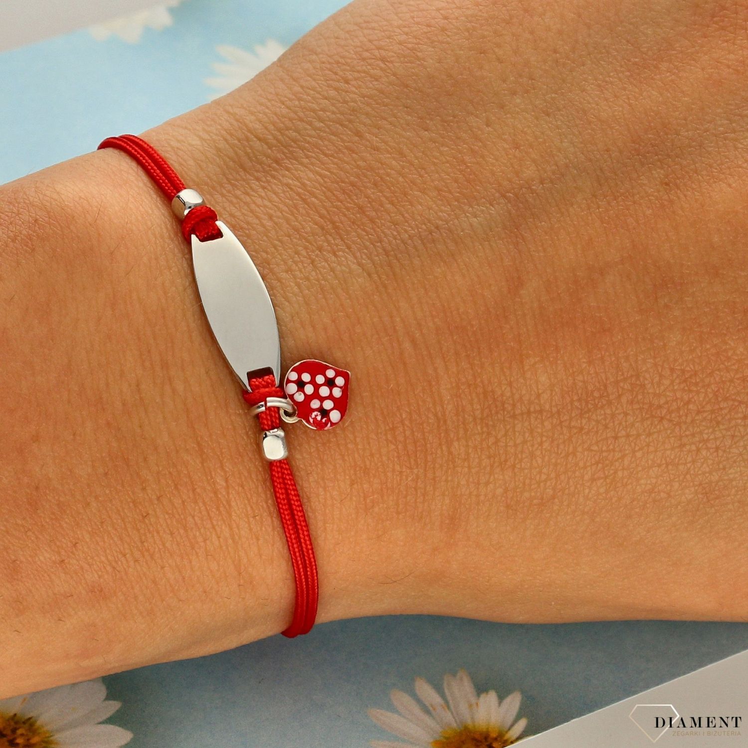 Bransoletka na sznureczku dla dziewczynki serduszko (1).jpg