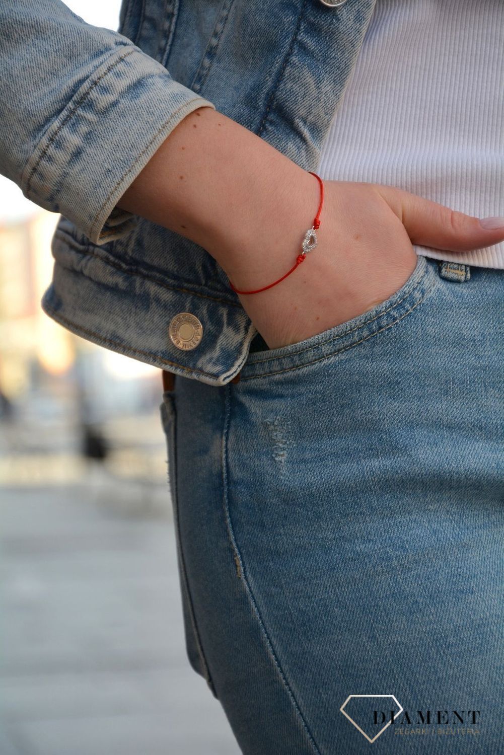 Bransoletka srebrna z sercem na czerwonym sznurku TSB000005-80.jpg