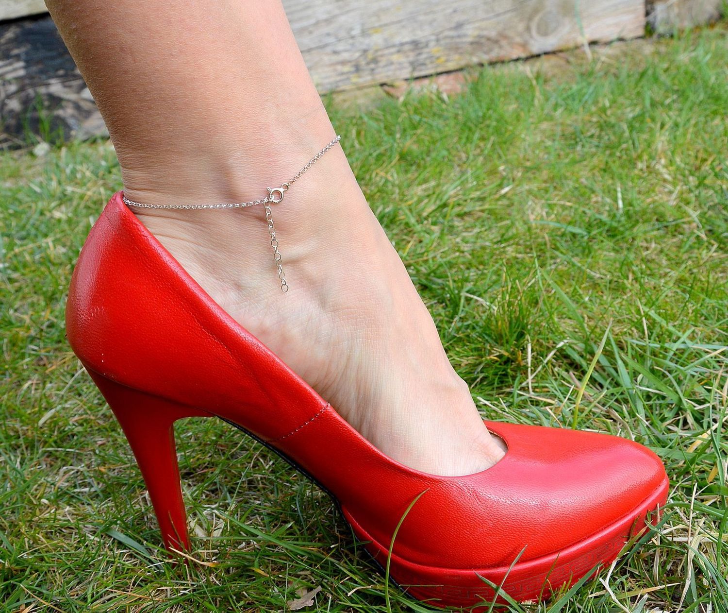 Srebrna bransoletka na nogę z krzyżykiem TSB000005-89.jpg