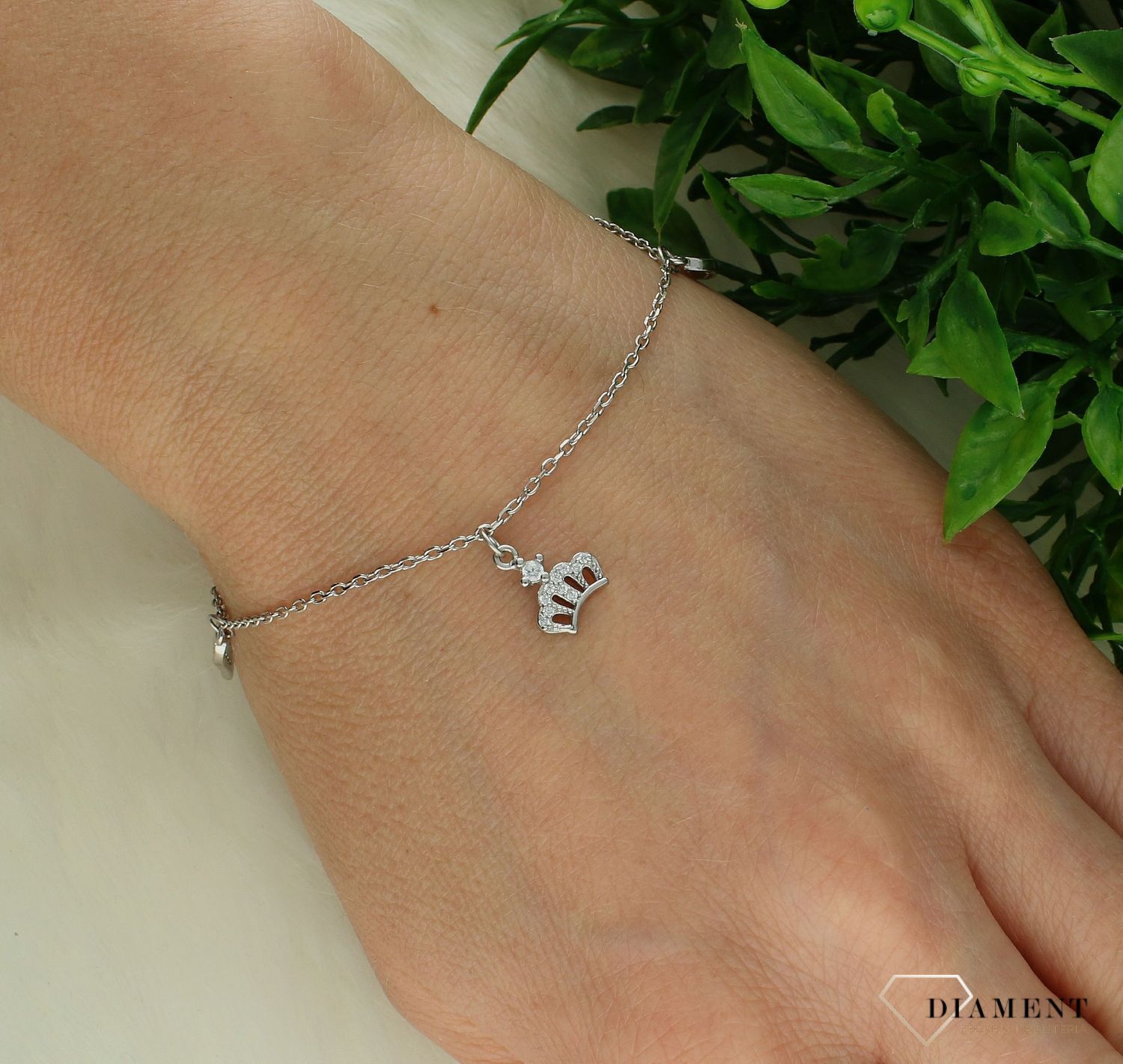 Srebrna bransoletka damska 925 celebrytka z zawieszkami TSB000006-001. Srebrna bransoletka damska. Bransoletka srebrna damska z zawieszkami. Delikatna bransoletka celebrytka. Bransoletka srebrna na prezent..jpg