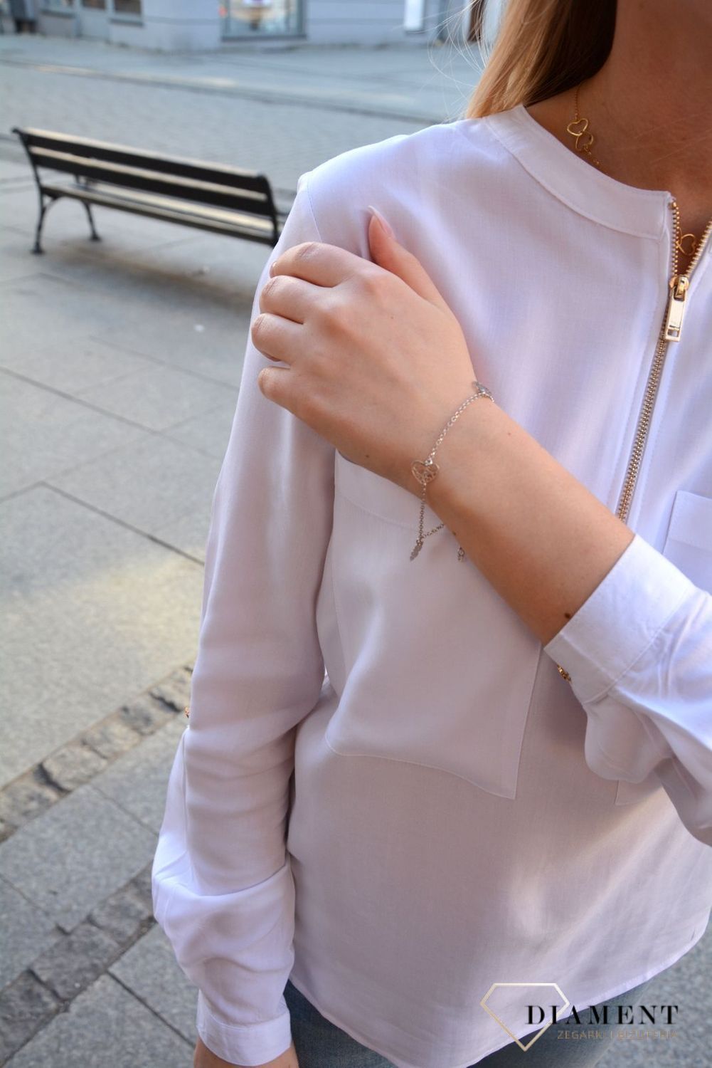 Srebrna bransoletka z wysokiej jakości srebra. Srebrna bransoletka z elementami ozdobnymi w postaci kółka, serduszka i koniczynki..jpg