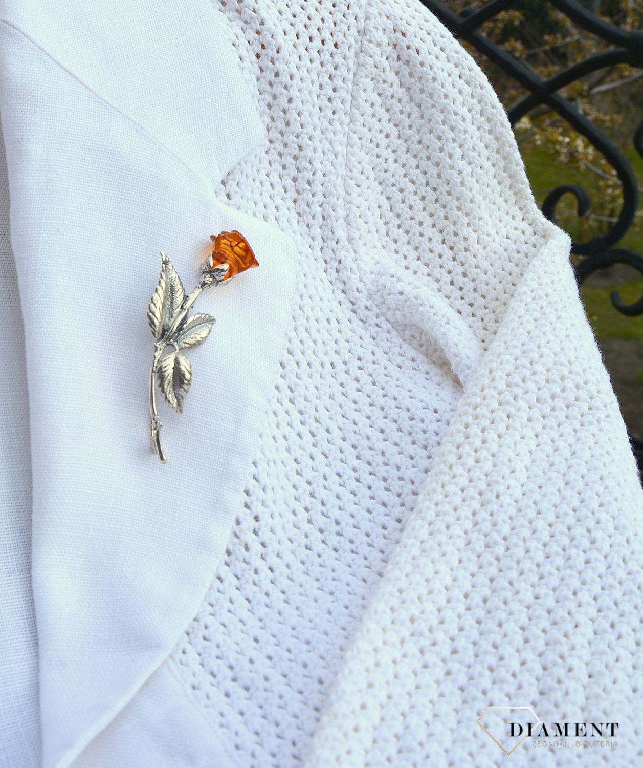 Srebrna broszka róża z bursztynem TSBR000004-51.jpg