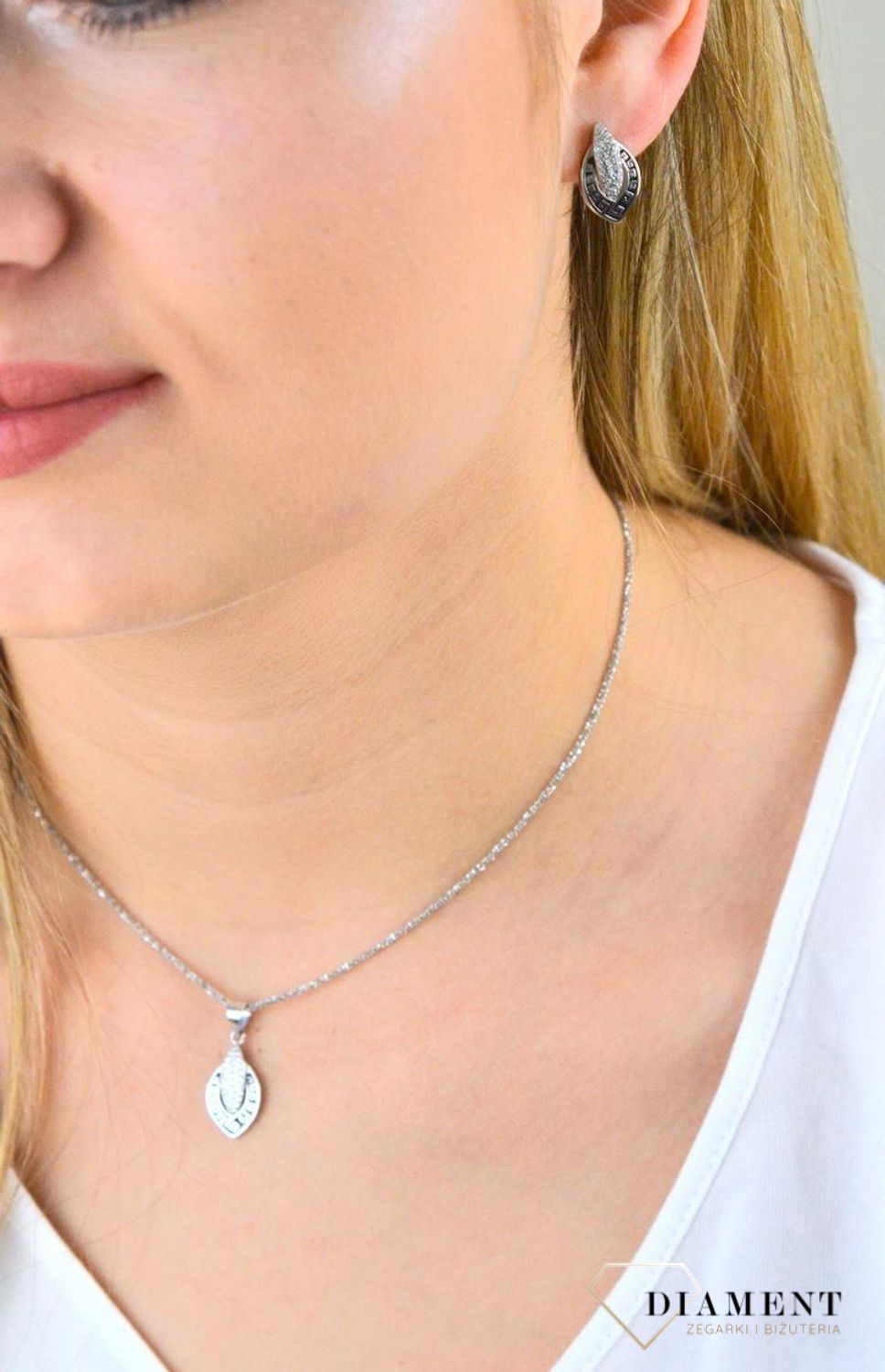 Kolczyki srebrne 'Droga grecka' z cyrkoniami TSK000001-45. Kolczyki srebrne cyrkonie. Kolczyki srebrne z cyrkoniami na bigiel. Kolczyki o greckim wzorze Kolczyki idealne na prezent. Kolczyki na każdą okazję.jpg