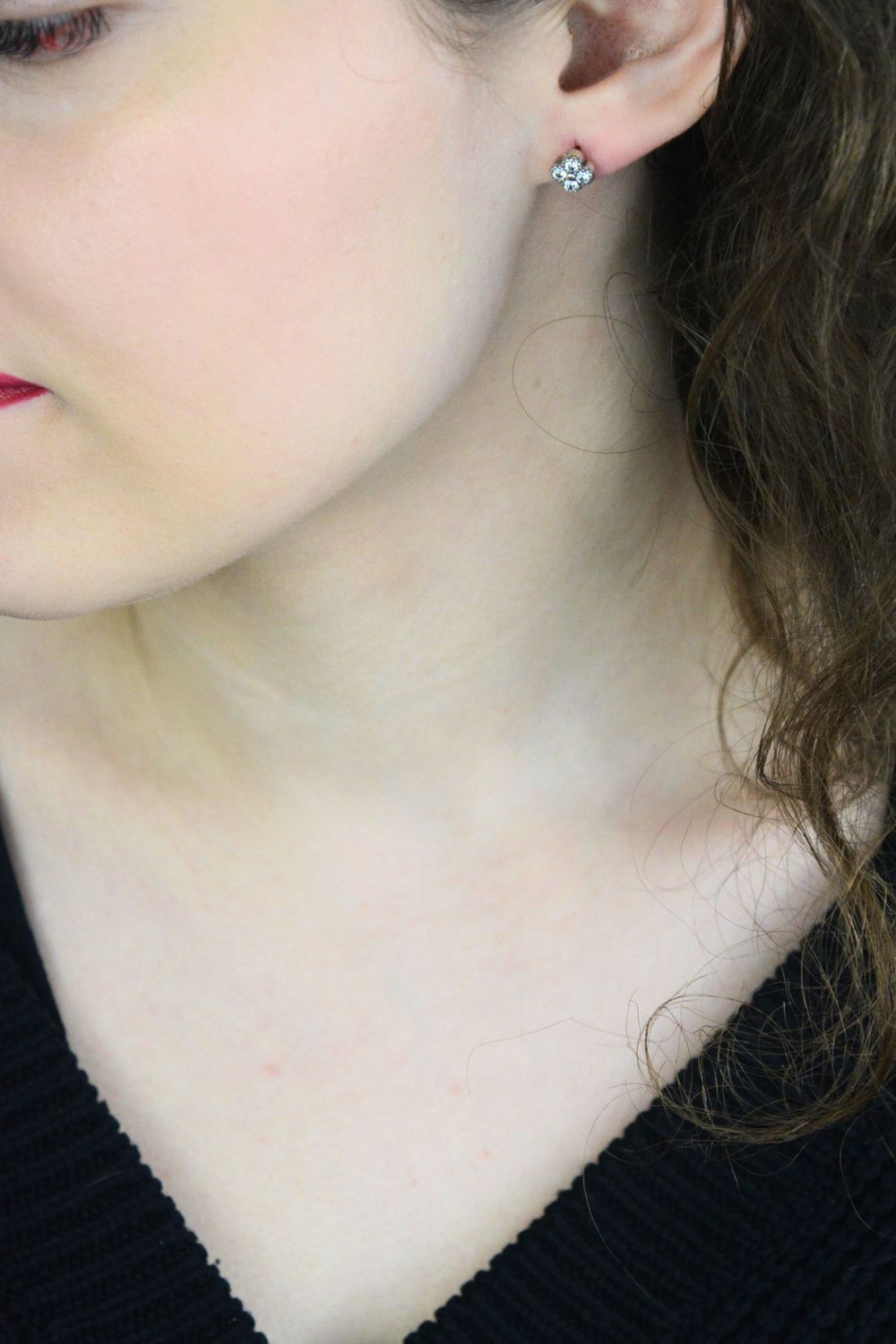 Kolczyki srebrne 925 TSK000002-53 – kwiatki z cyrkoniami, 7 mm, zapięcie na sztyft.jpg