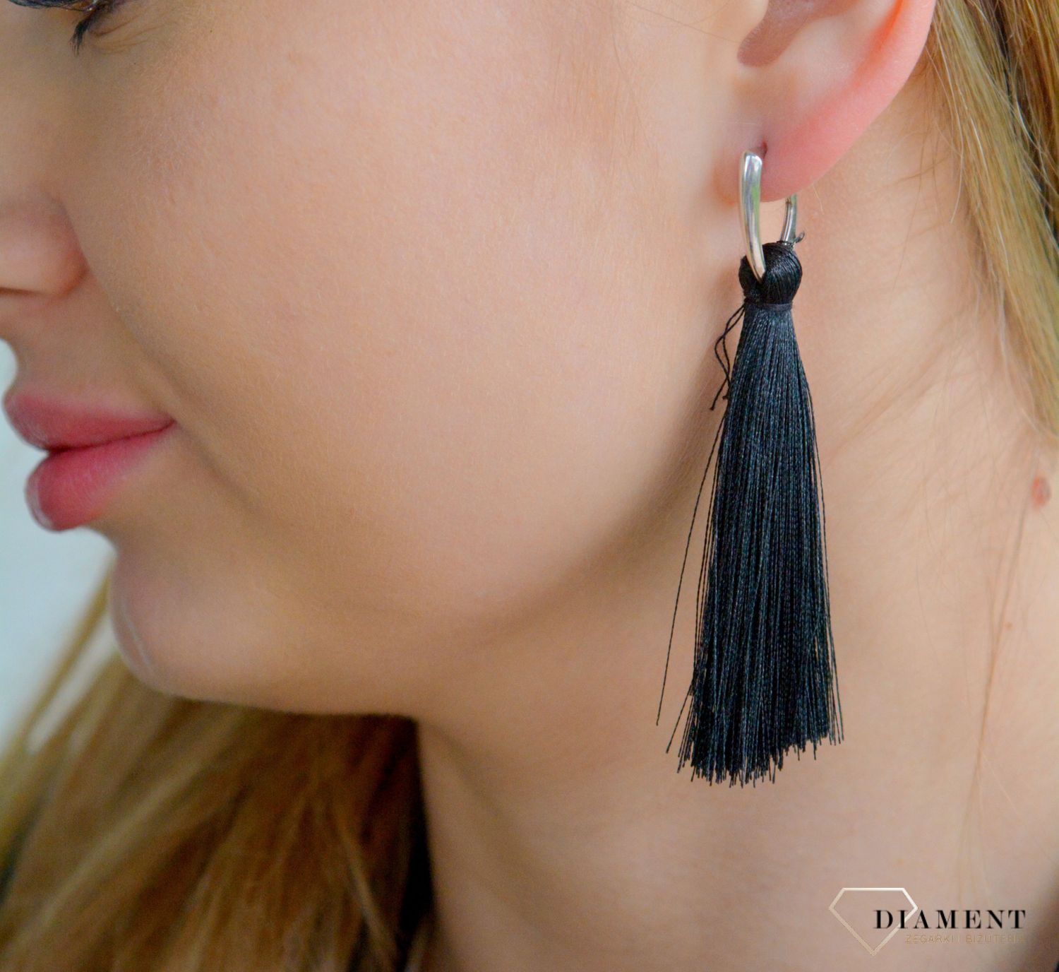 Srebrne kolczyki 925 wiszące chwosty frędzle w czarnym kolorze TSK000004-97. Srebrne kolczyki damskie. Kolczyki srebrne chwosty. Kolczyki chwosty wiszące. Kolczyki nowoczesne na lato (1).JPG