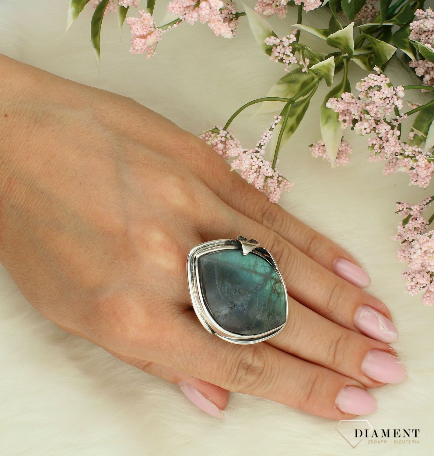 Srebrny pierścionek damski 925 duży kamień labladoryt rozmiar 16 TSP000000-017. Srebrny pierścionek damski. Pierścionek damski z kamieniem naturalnym. Szeroki pierścionek damski na prezent..jpg