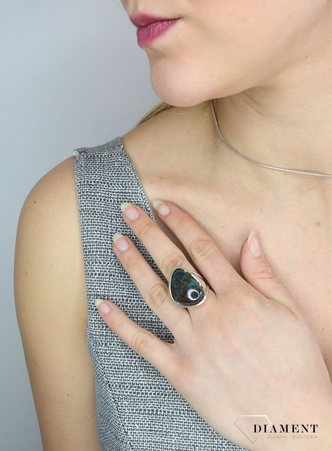 Pierścionek srebrny z dużym kamieniem naturalnym chryzokola TSP000000-035.jpg