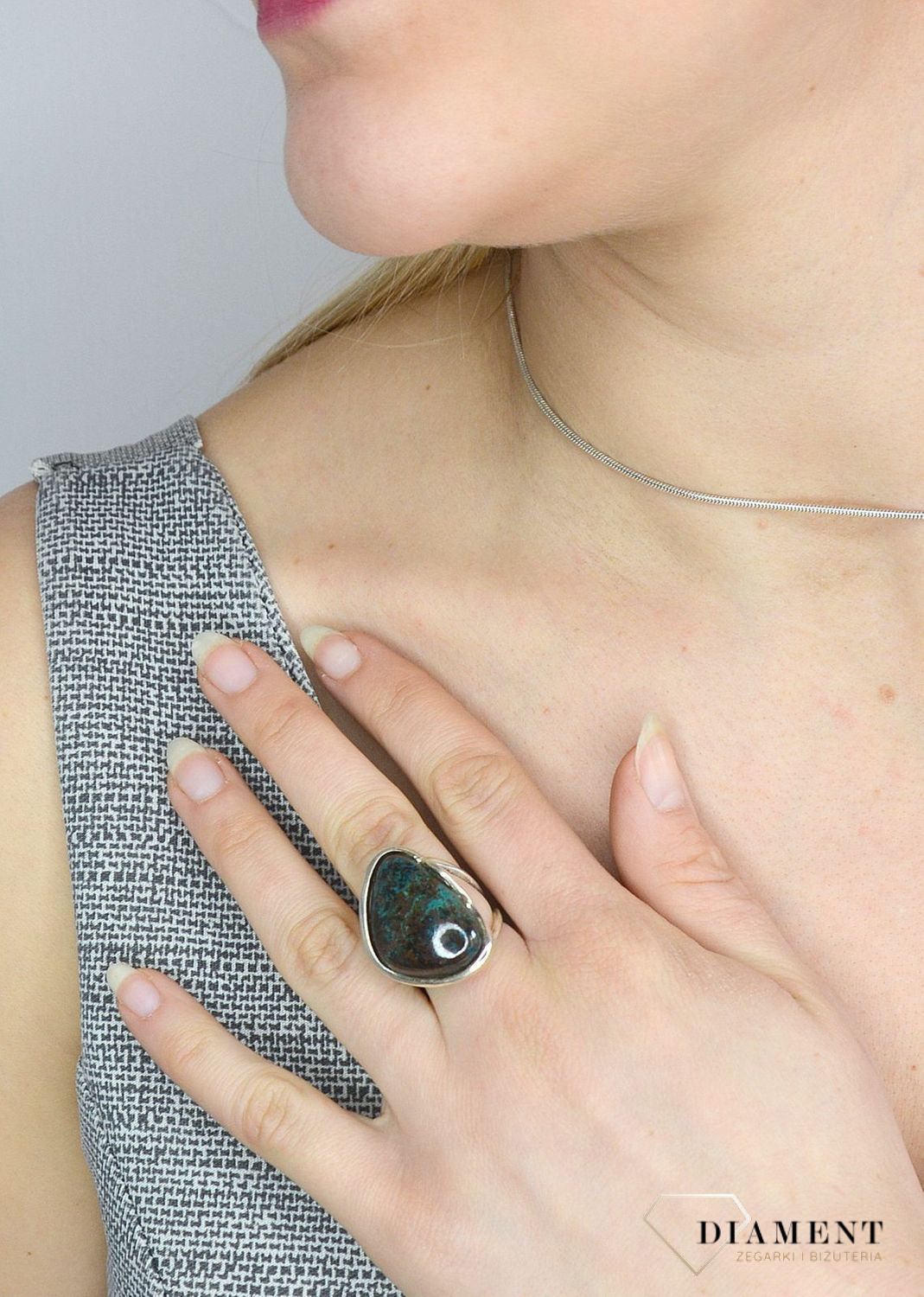 Pierścionek srebrny z dużym kamieniem naturalnym chryzokola TSP000000-035.jpg