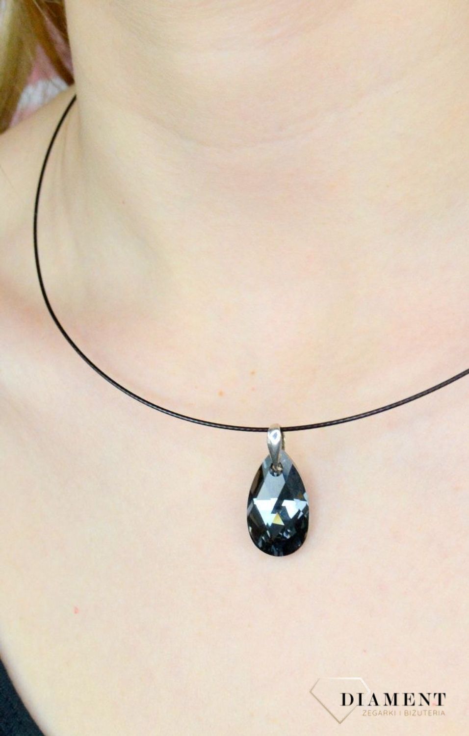 Srebrna zawieszka z Kryształem Swarovskiego  Czarna łezka  TSZ000004-14. Zawieszka z kryształem Swarovskiego czarno-szarym odcieniu. Kryształ Swarovskiego z elementem srebra próby 925..jpg