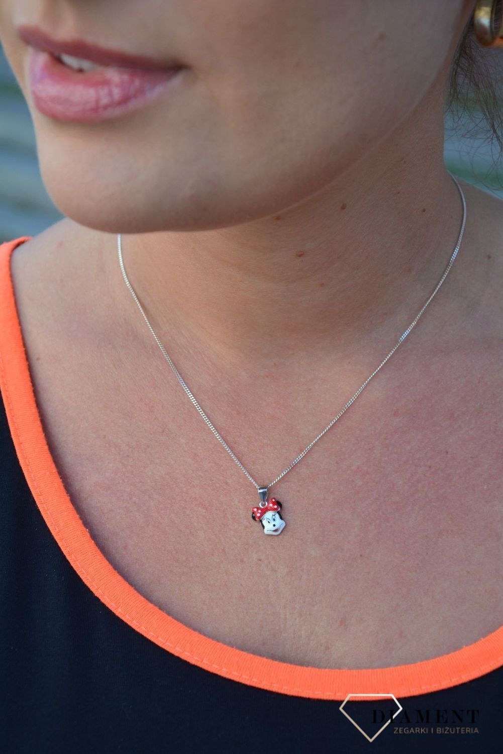 Zawieszka srebrna wykonana z myślą o najmłodszych miłośniczkach jubilerskich dodatków. Zawieszka do noszenia na co dzień i ozdobienia każdej stylizacji..jpg