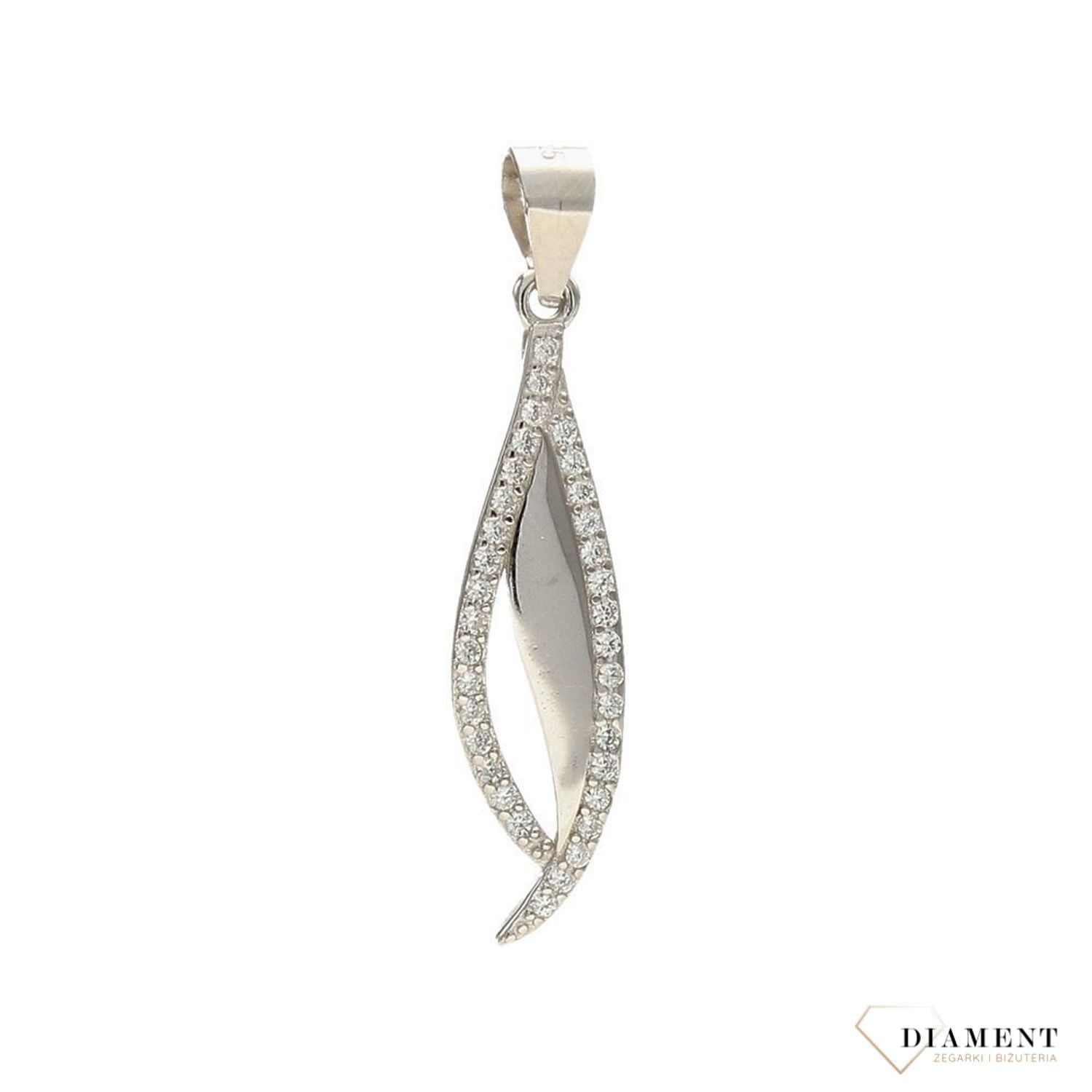 Zawieszka srebrna ozdobiona cyrkonią. Zawieszka w kształcie łezki. Idealny pomysł na prezent dla kobiety..jpg