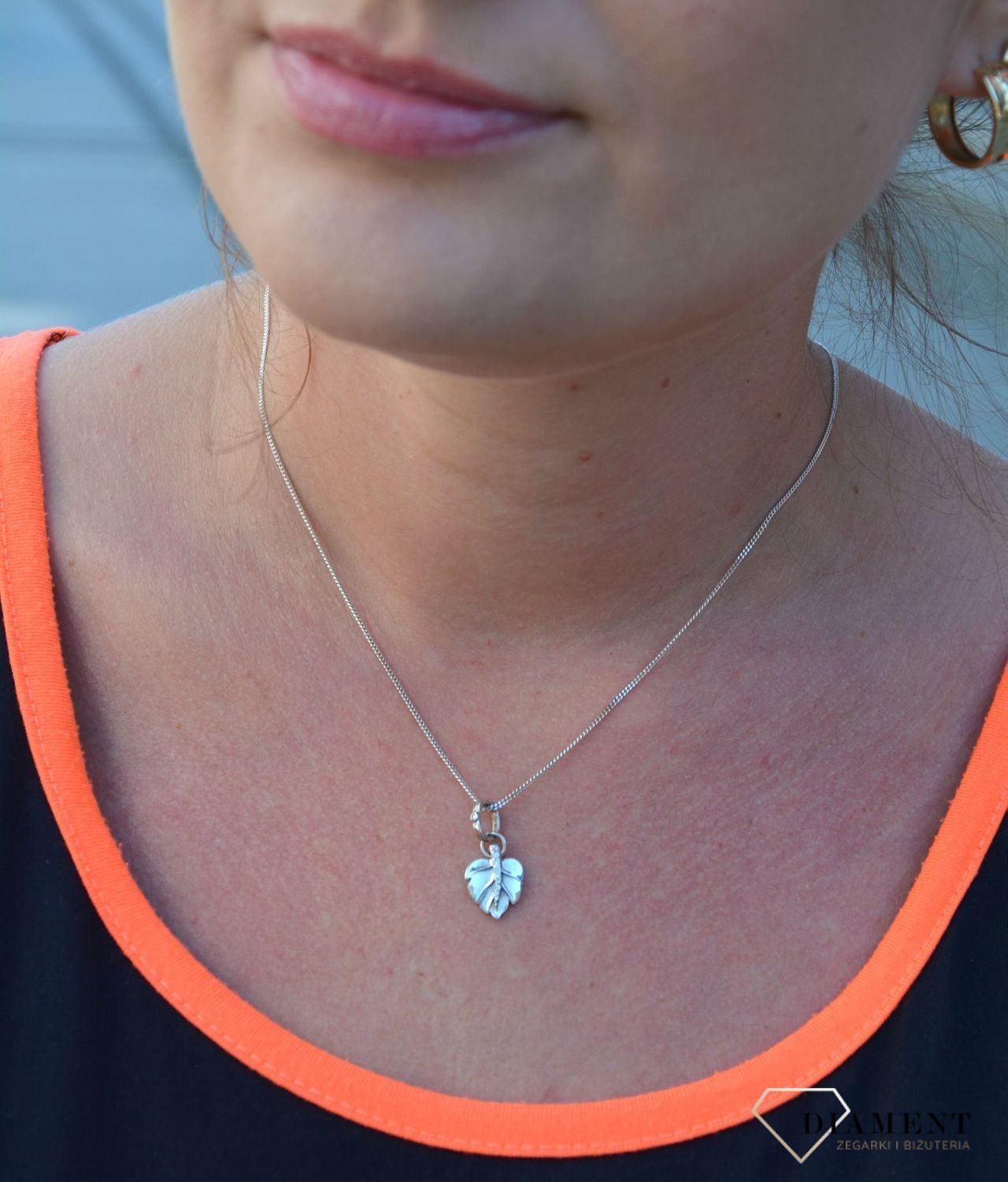 Srebrna zawieszka liść z cyrkonią TSZ000005-54.jpg