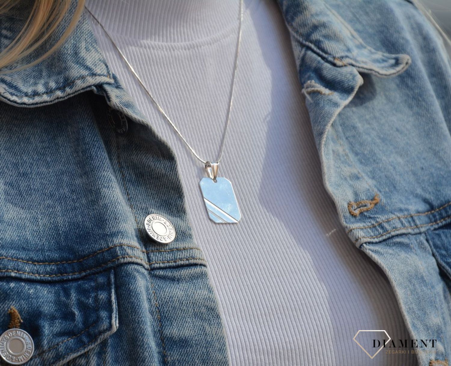 Zawieszka srebrna w kształcie prostokąta. Srebrna blaszka na grawer. Idealny pomysł na prezent z własnym grawerem. Zapraszamy.jpg