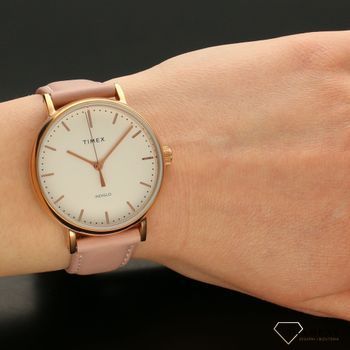 Zegarek damski amerykańskiej marki Timex to klasyczny czasomierz który cechuje nowoczesny design. Doskonały do każdej stylizacji. Zapraszamy (5).jpg
