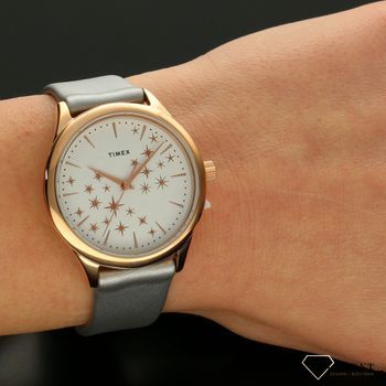 Zegarek damski TIMEX biała tarcza z gwiazdkami TW2U57200. Zegarek damski z ozdobioną tarczą gwiazdkami. Zegarek damski o nowoczesnej formie to świetny pomysł na prezent dla młodej dziewczyny. Darmowa wysyłka. Grawer gratis.  (1).jpg