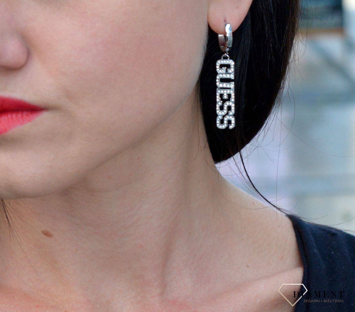 Kolczyki GUESS stalowe duży napis Guess z cyrkonią UBE20026.jpg
