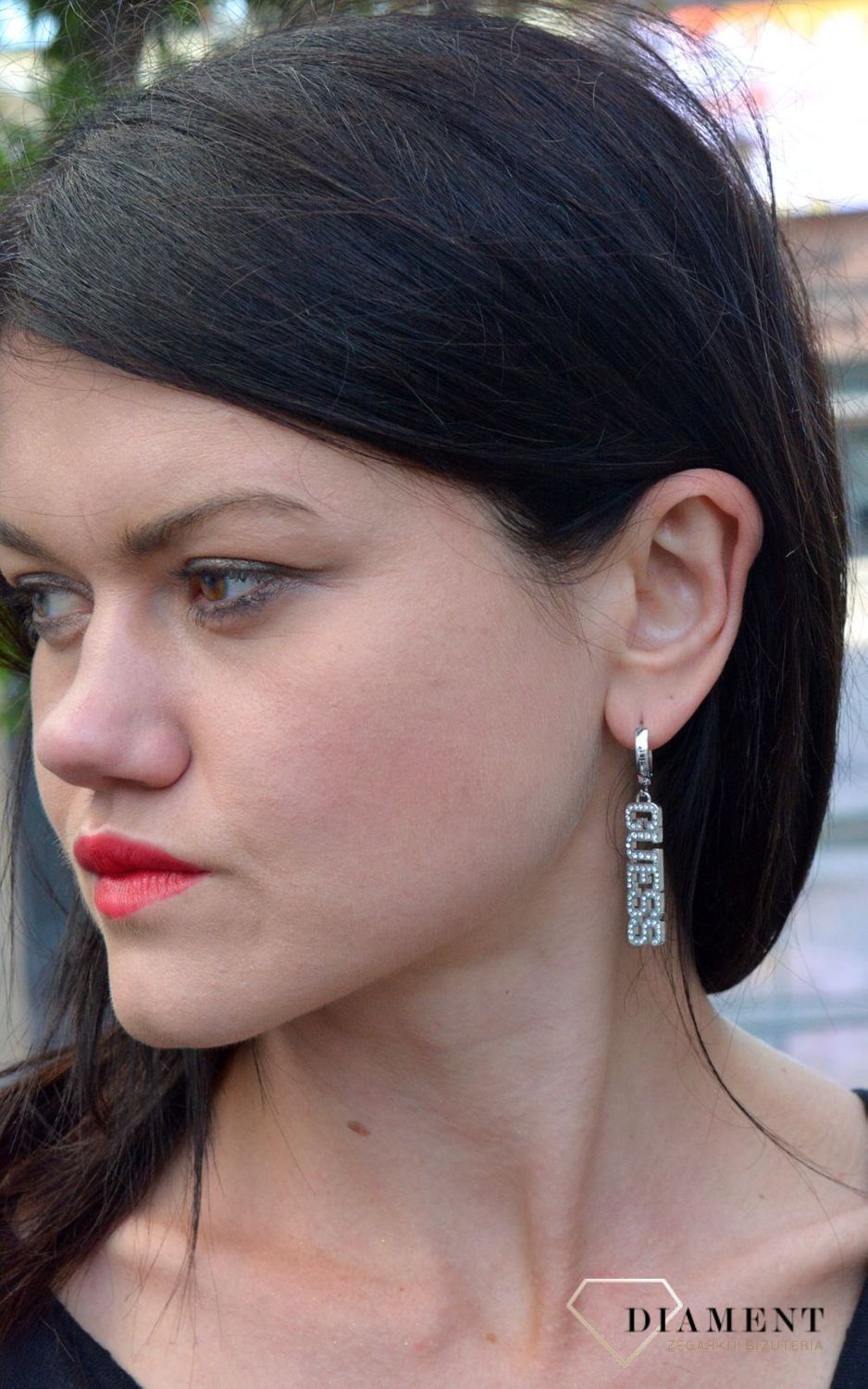 Kolczyki GUESS stalowe duży napis Guess z cyrkonią UBE20026.jpg