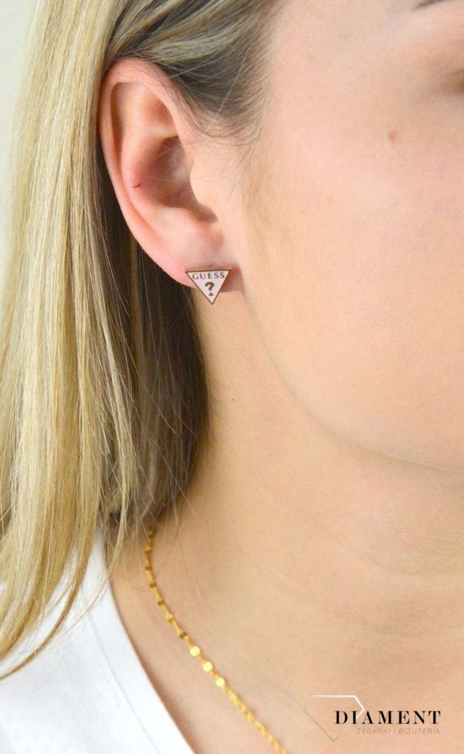 Kolczyki GUESS trójkąty jasny róż UBE70122.jpg
