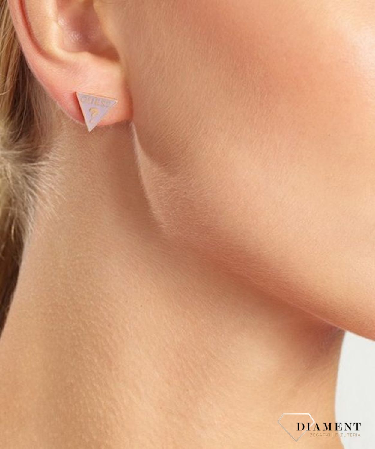 Kolczyki GUESS trójkąty jasny róż UBE70122.jpg