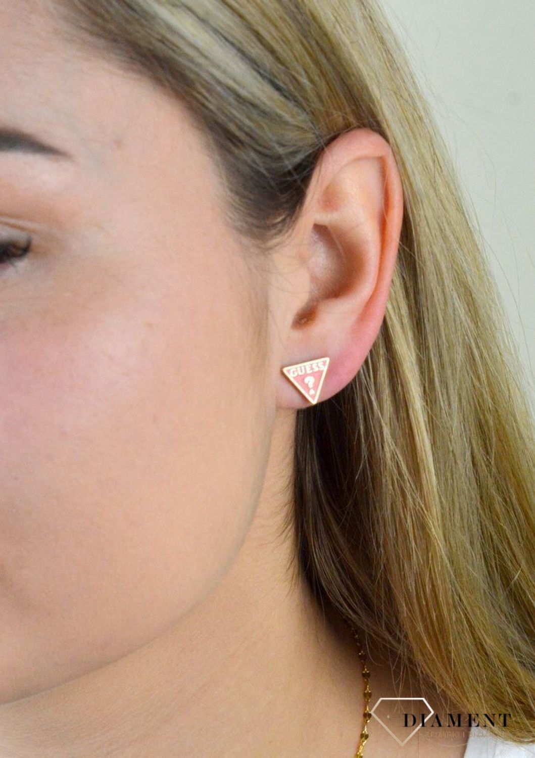 Kolczyki GUESS trójkąty różowe UBE70125.jpg