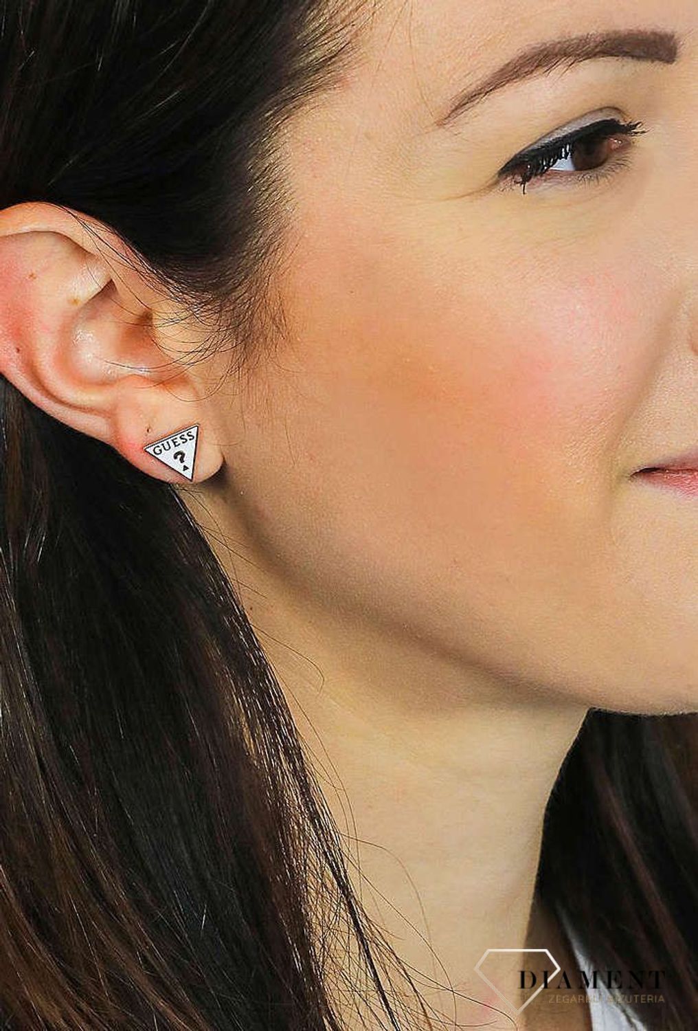 Kolczyki GUESS trójkąty białe UBE70129.jpg