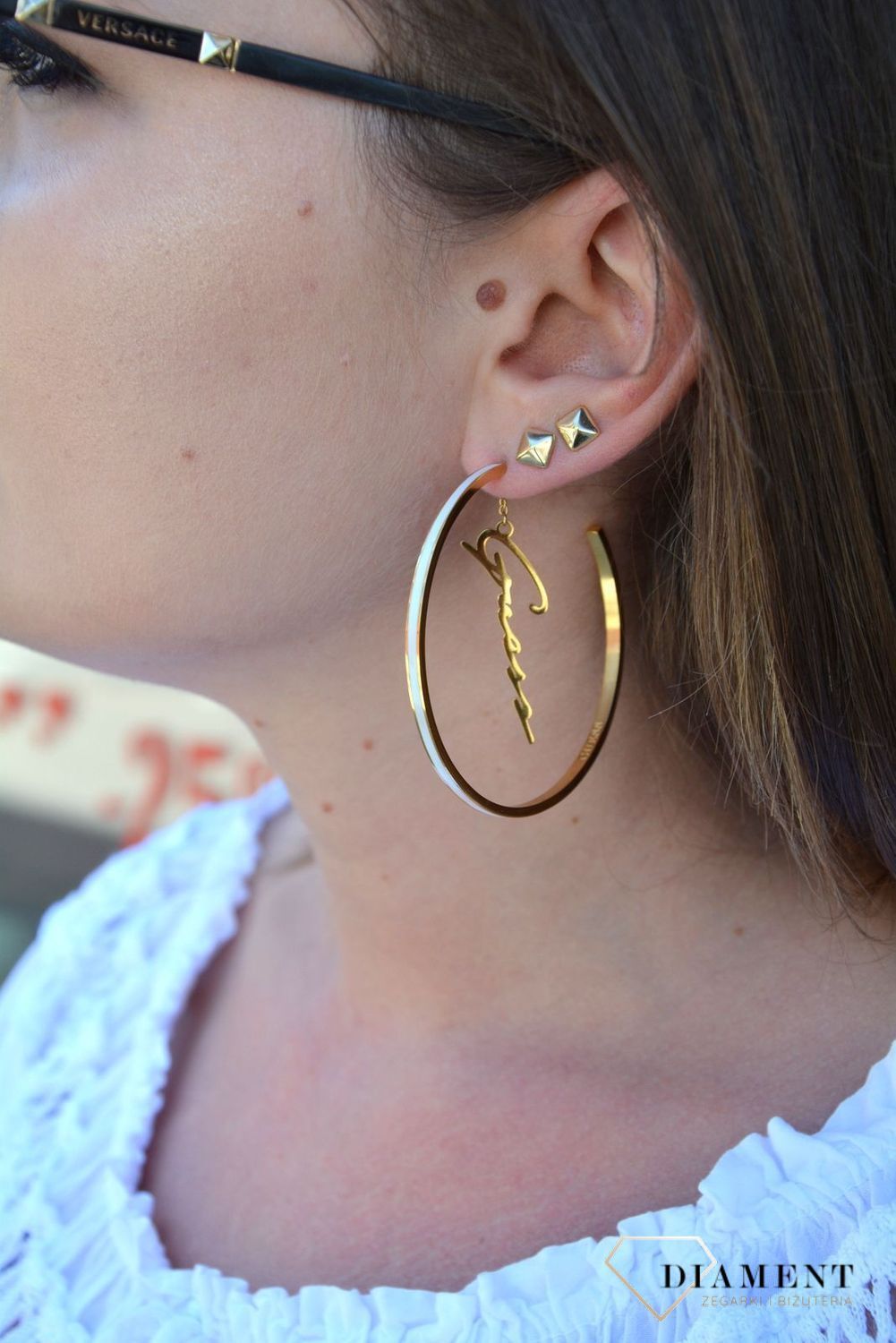 Kolczyki GUESS stalowe pozłacane duże koła z napisem Guess UBE70206.jpg