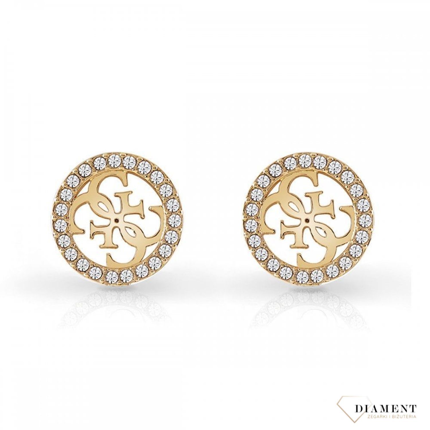 Kolczyki GUESS w kolorze złotym cztery litery 'G' z kryształkami UBE78005 Stalowe kolczyki pozłacane wykonane z najwyższej jakości stali w kolorze złotym. Eleganckie, srebrne kolczyki z ozdobnym elementem. Kolczyki z wygodny.jpg