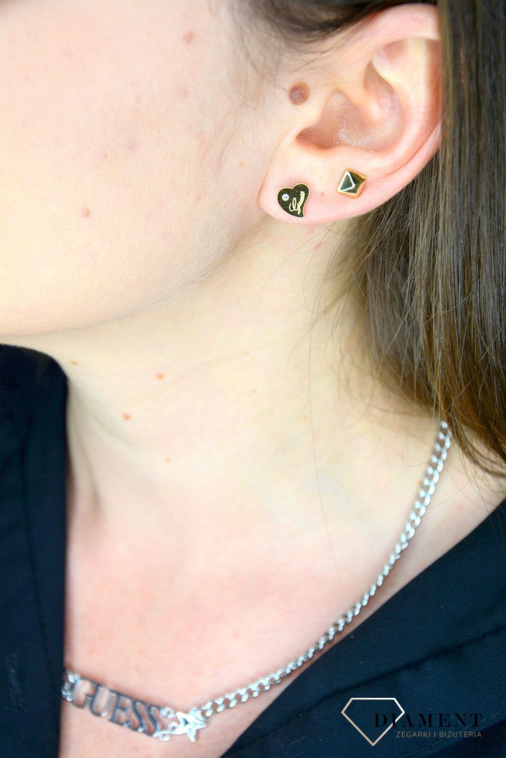 Kolczyki GUESS stalowe pozłacane serca z cyrkonią UBE79016 (1).jpg