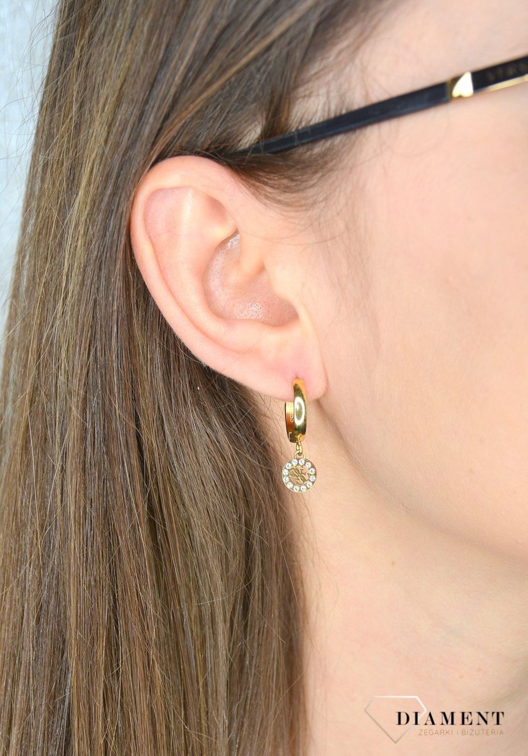 Kolczyki GUESS pozłacane stalowe koła z zawieszką UBE79043.jpg