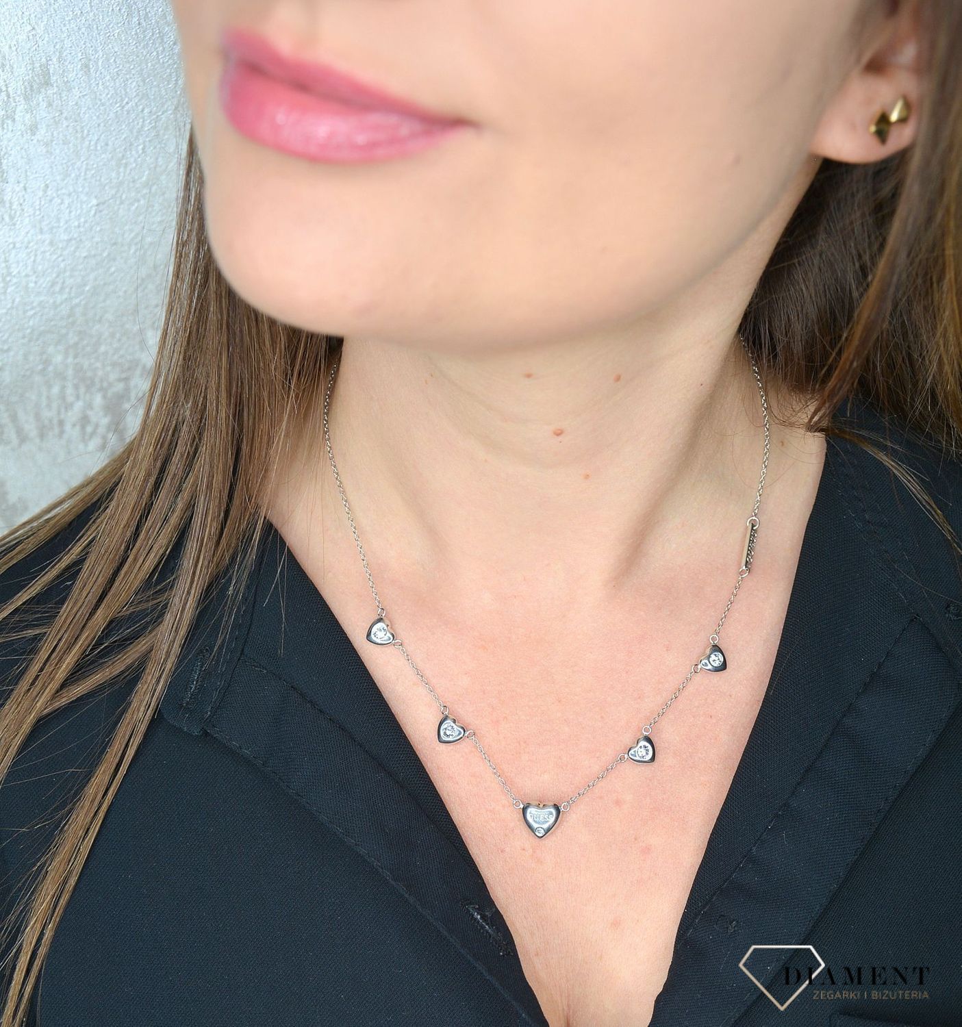 Naszyjnik GUESS stalowy wiszące serca UBN70028.jpg
