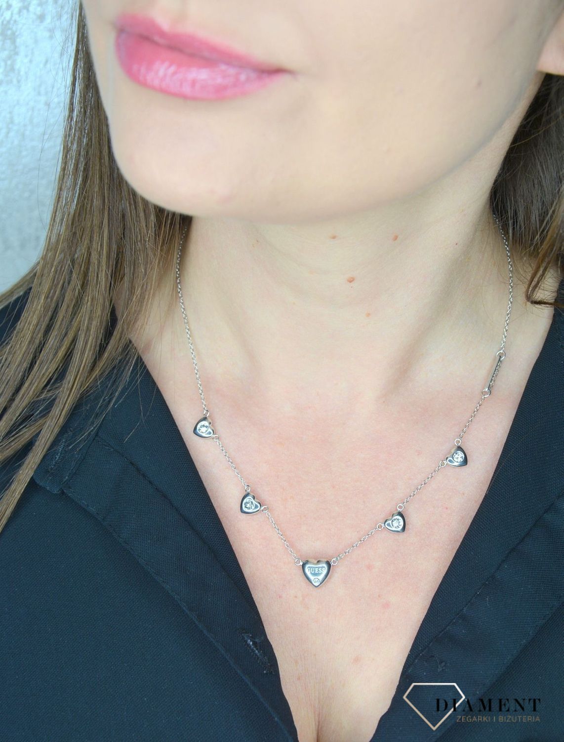 Naszyjnik GUESS stalowy wiszące serca UBN70028.jpg