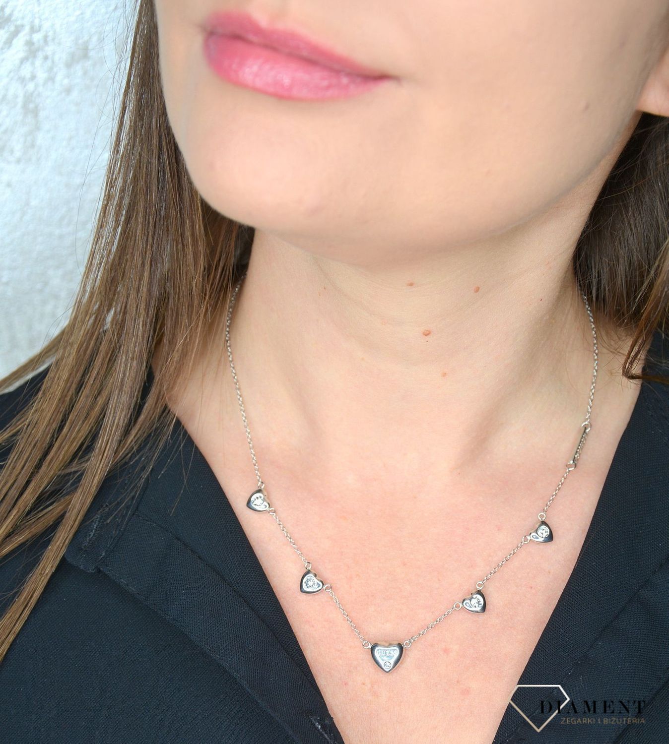 Naszyjnik GUESS stalowy wiszące serca UBN70028.jpg