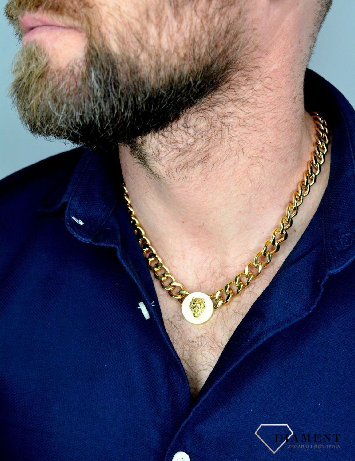 Naszyjnik męski GUESS w kolorze złotym UMN20011. Naszyjnik męski GUESS w kolorze złotym. Naszyjnik w formie złotej pancerki z logiem GUESS. .jpg