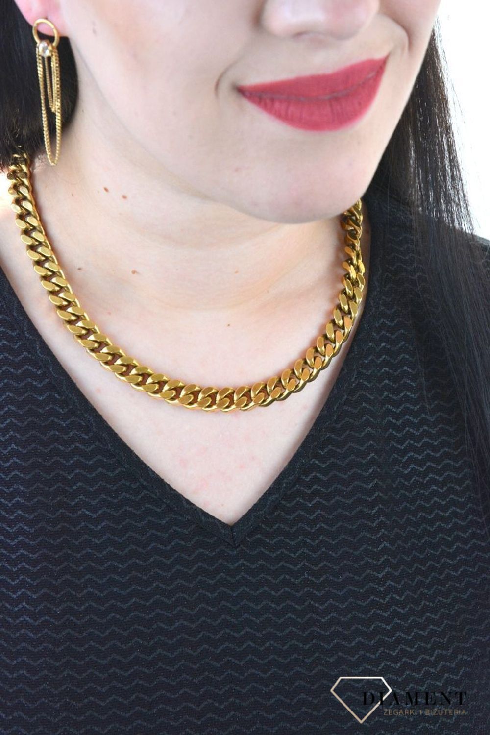 Łańcuszek męski GUESS w kolorze złotym. Łańcuszek GUESS w formie złotej pancerki. Łańcuszek, który świetnie się sprawdzi jako dodatek do stylizacji. Łańcuszek można zestawić.jpg