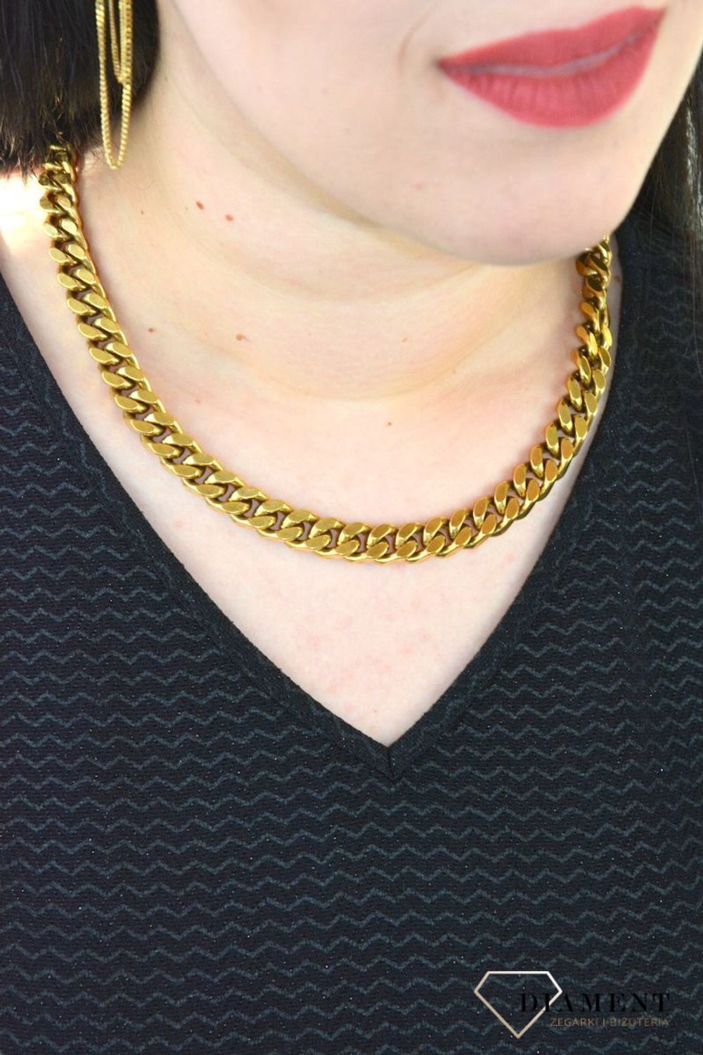 Łańcuszek męski GUESS w kolorze złotym. Łańcuszek GUESS w formie złotej pancerki. Łańcuszek, który świetnie się sprawdzi jako dodatek do stylizacji. Łańcuszek można zestawić.jpg