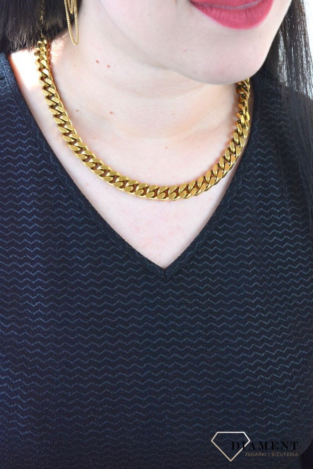 Łańcuszek męski GUESS w kolorze złotym. Łańcuszek GUESS w formie złotej pancerki. Łańcuszek, który świetnie się sprawdzi jako dodatek do stylizacji. Łańcuszek można zestawić.jpg
