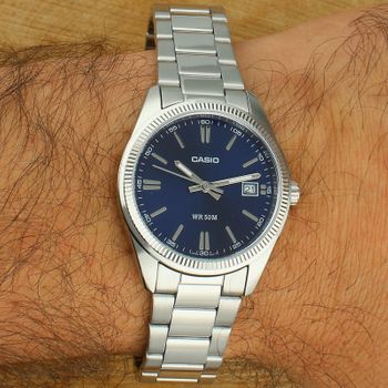 Zegarek Casio MTP-1302PD-2AV srebrny, na bransolecie.jpg