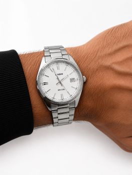 Casio UTP-1302PD-7AVEF Srebrny z Białą Tarczą white.jpg