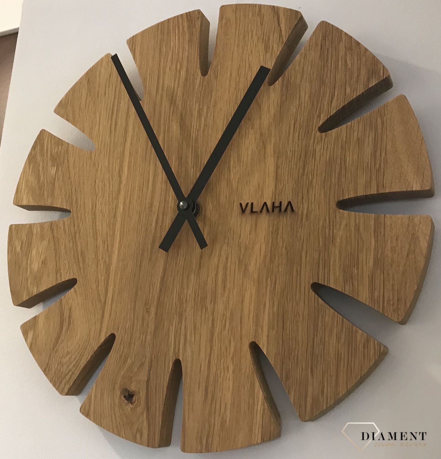 Zegar ścienny Vlaha VCT1015 - Z litego drewna dębowego.jpg